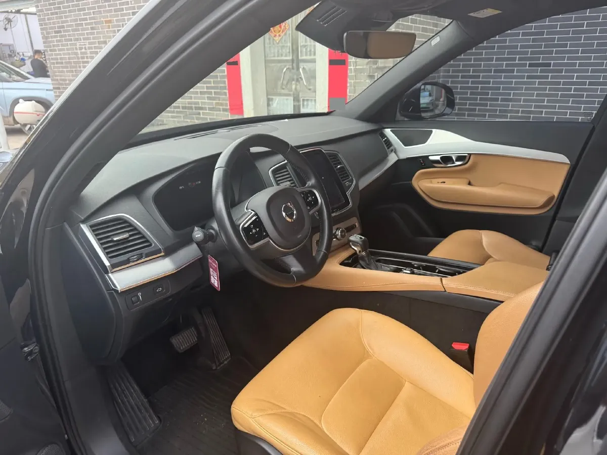 2019 Volvo XC90 2.0T 254HP L4 8AT,autocango,china used car exporter,china ev exporter,chinese used car exporter,chinese used ev exporter