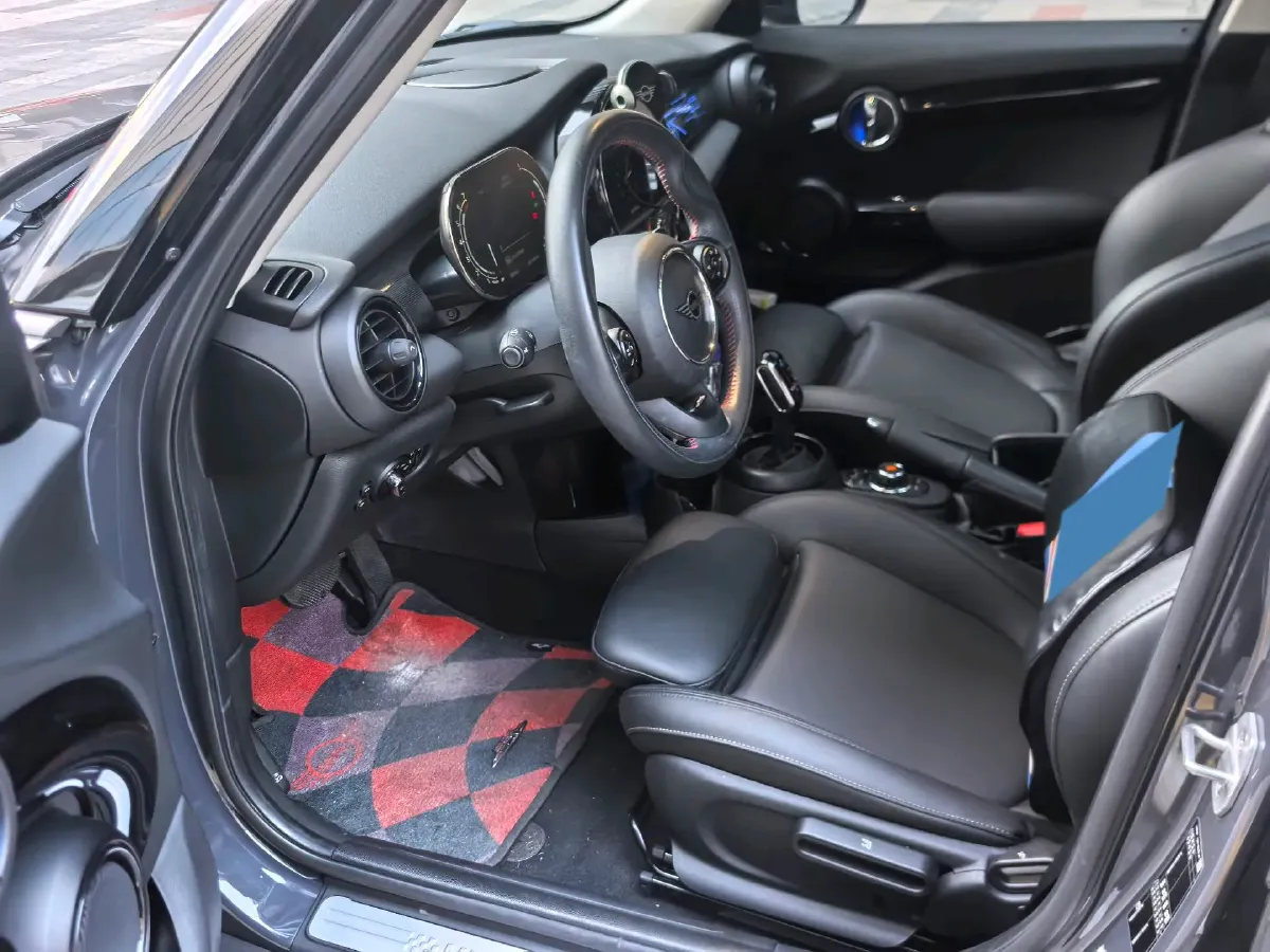 2021 MINI MINI 2.0T 192HP L4 7DCT,autocango,china used car exporter,china ev exporter,chinese used car exporter,chinese used ev exporter