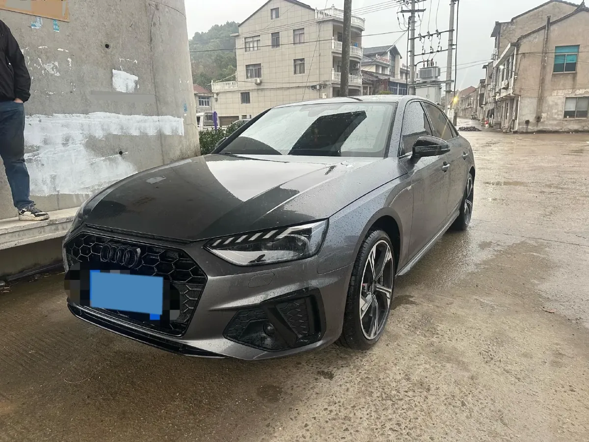 2024 Audi A4L 2.0T 190HP L4 7DCT,autocango,china used car exporter,china ev exporter,chinese used car exporter,chinese used ev exporter