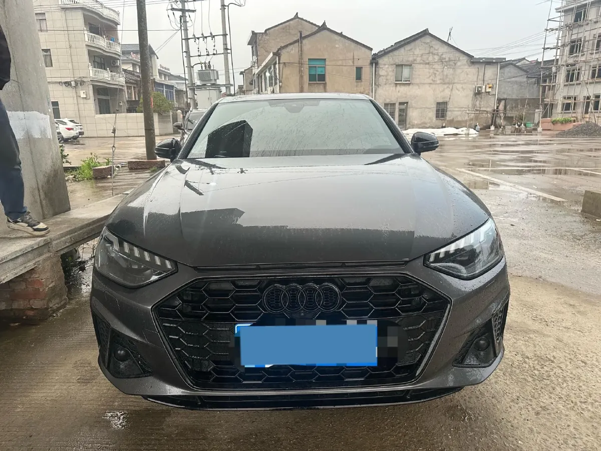 2024 Audi A4L 2.0T 190HP L4 7DCT,autocango,china used car exporter,china ev exporter,chinese used car exporter,chinese used ev exporter