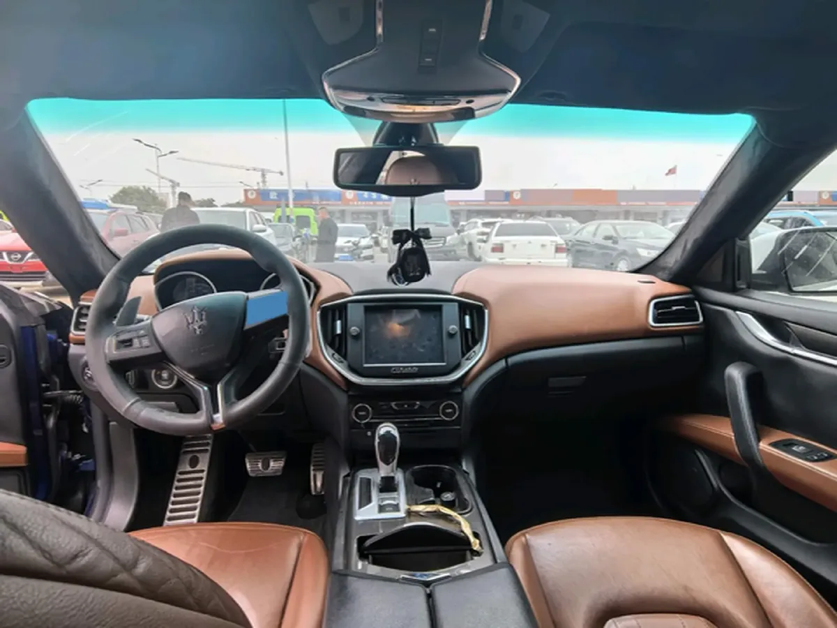 2013 Land Rover Discovery 3.0T 249HP V6 8AT,autocango,china used car exporter,china ev exporter,chinese used car exporter,chinese used ev exporter