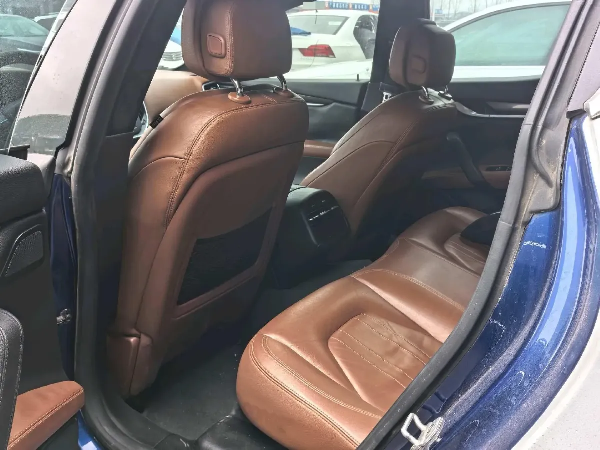 2013 Land Rover Discovery 3.0T 249HP V6 8AT,autocango,china used car exporter,china ev exporter,chinese used car exporter,chinese used ev exporter