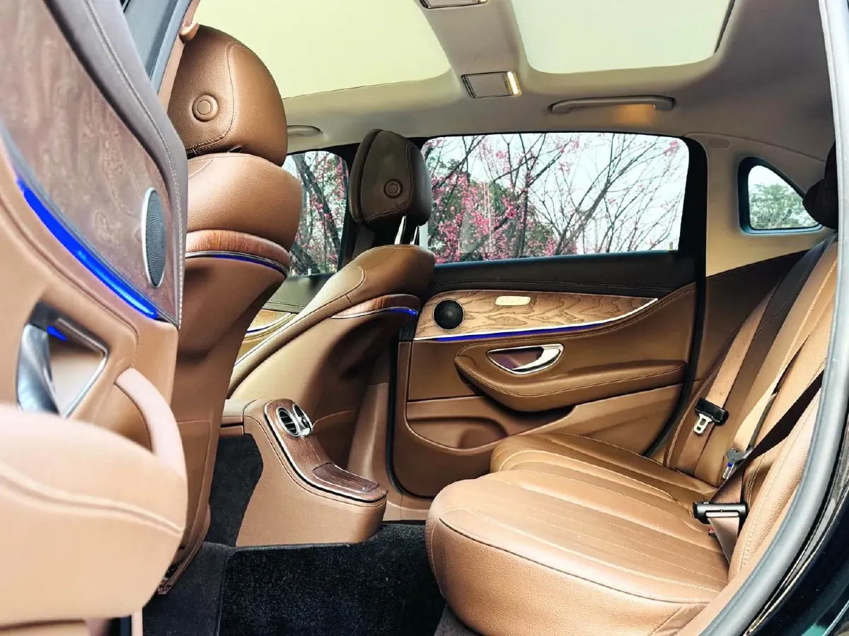 2023 Mercedes-Benz E Class 2.0T 197HP L4 9AT,autocango,china used car exporter,china ev exporter,chinese used car exporter,chinese used ev exporter
