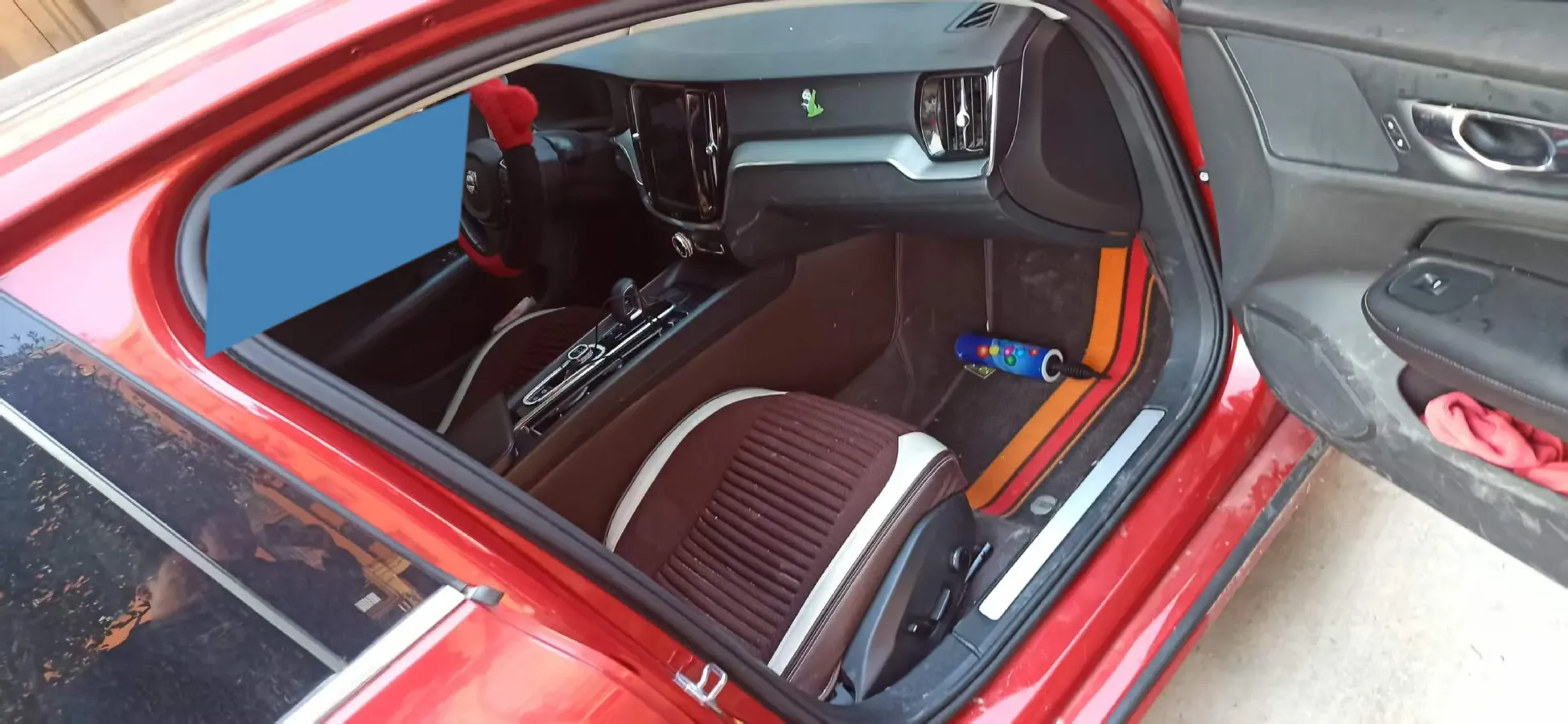 2022 Volvo S60 2.0T 197HP L4 8AT,autocango,china used car exporter,china ev exporter,chinese used car exporter,chinese used ev exporter