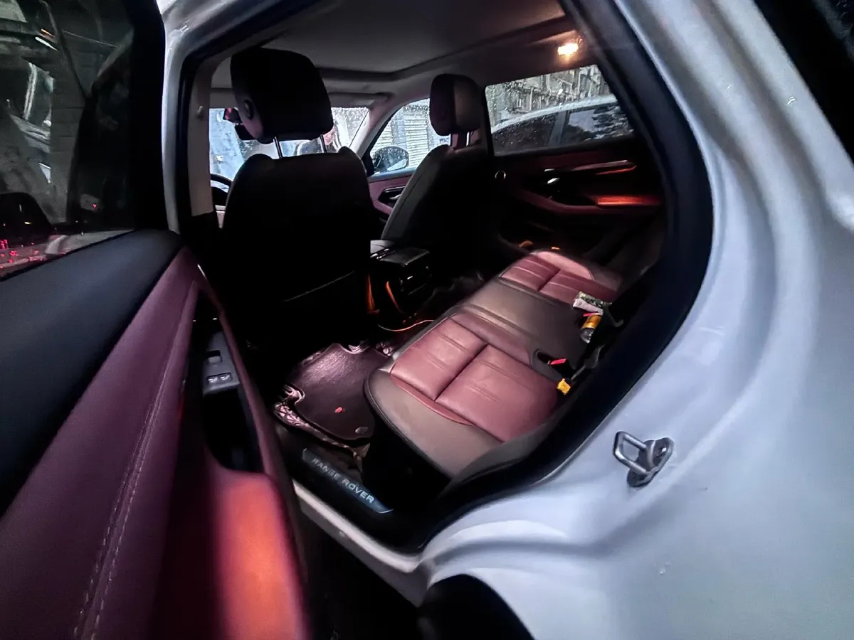 2023 Land Rover Range Rover Evoque 2.0T 249HP L4 9AT,autocango,china used car exporter,china ev exporter,chinese used car exporter,chinese used ev exporter