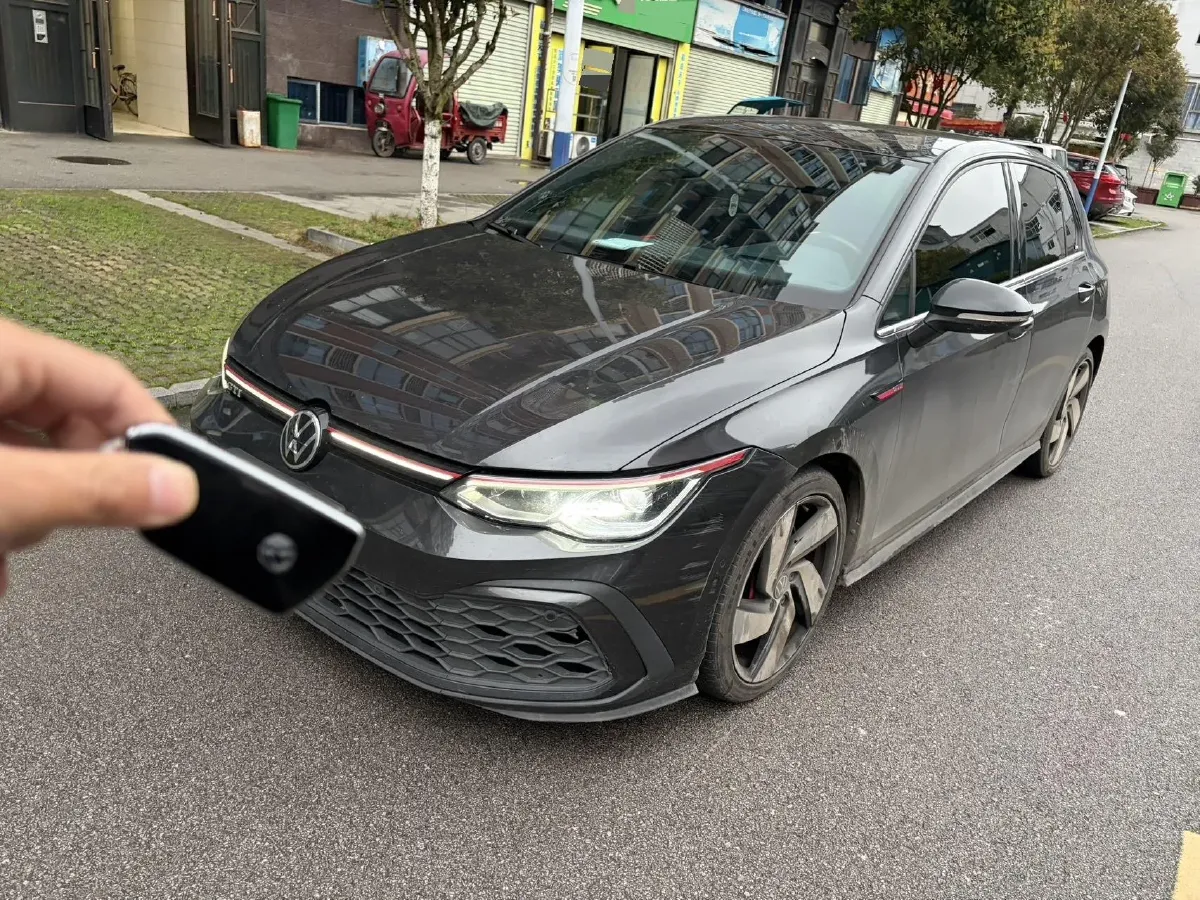 2021 Volkswagen GolfGTI 2.0T 220HP L4 7DCT,autocango,china used car exporter,china ev exporter,chinese used car exporter,chinese used ev exporter