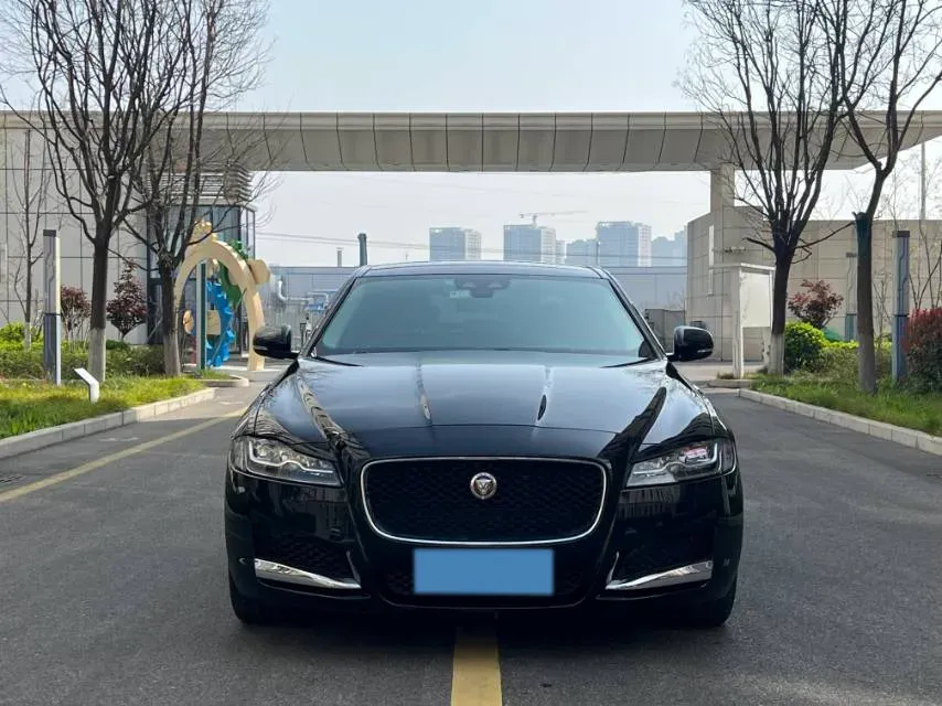 2018 Mercedes-Benz E Class 2.0T 184HP L4 9AT,autocango,china used car exporter,china ev exporter,chinese used car exporter,chinese used ev exporter