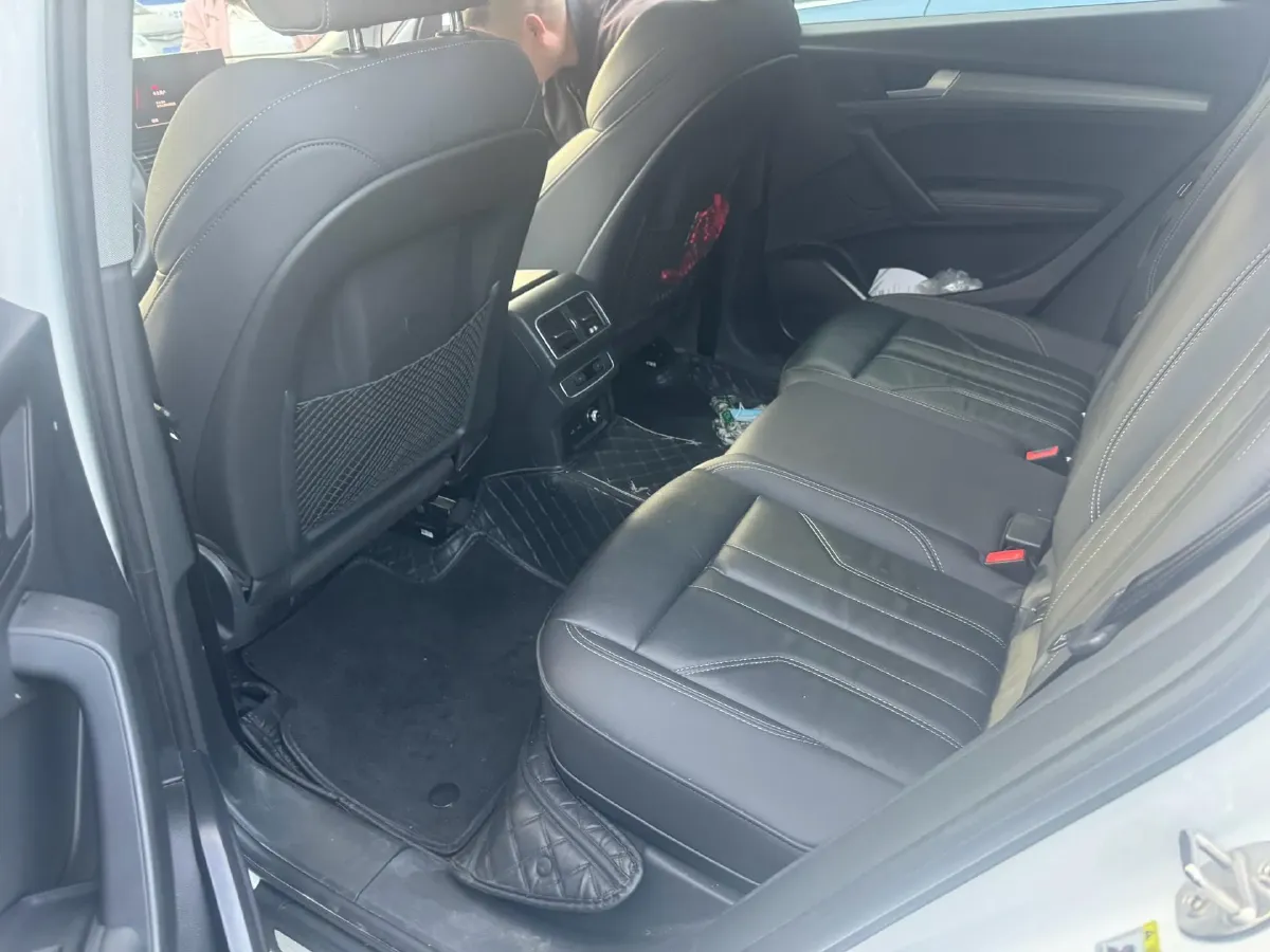 2022 Audi Q5L 2.0T 190HP L4 7DCT,autocango,china used car exporter,china ev exporter,chinese used car exporter,chinese used ev exporter