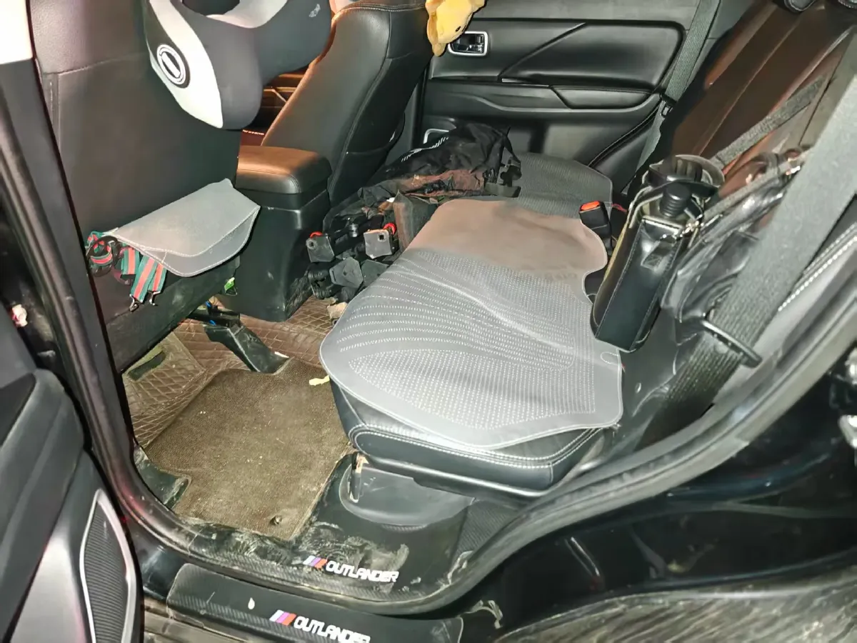 2018 Mitsubishi Outlander 2.4L 192HP L4 CVT,autocango,china used car exporter,china ev exporter,chinese used car exporter,chinese used ev exporter