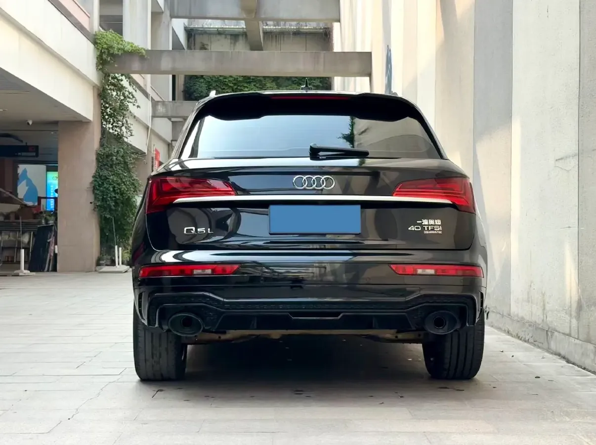 2023 Audi Q5L 2.0T 190HP L4 7DCT,autocango,china used car exporter,china ev exporter,chinese used car exporter,chinese used ev exporter