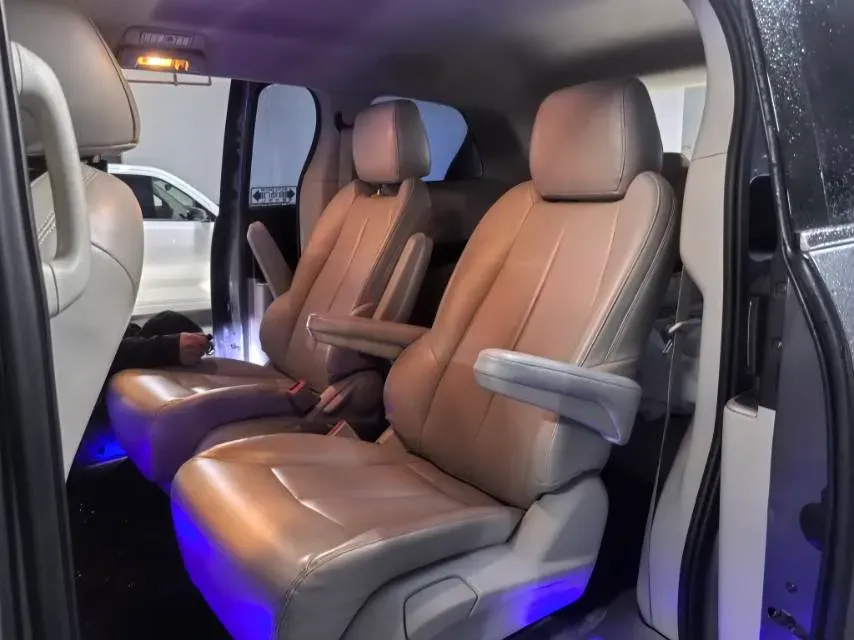 2022 Buick GL8 2.0T 237HP L4 9AT,autocango,china used car exporter,china ev exporter,chinese used car exporter,chinese used ev exporter