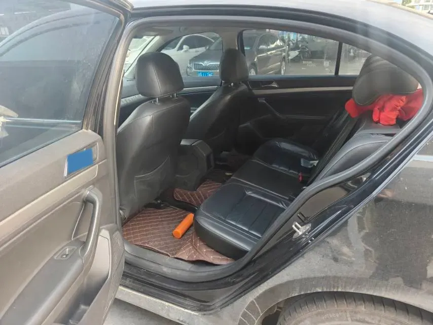 2017 Zotye Damy X7 1.8T 177HP L4 5MT,autocango,china used car exporter,china ev exporter,chinese used car exporter,chinese used ev exporter