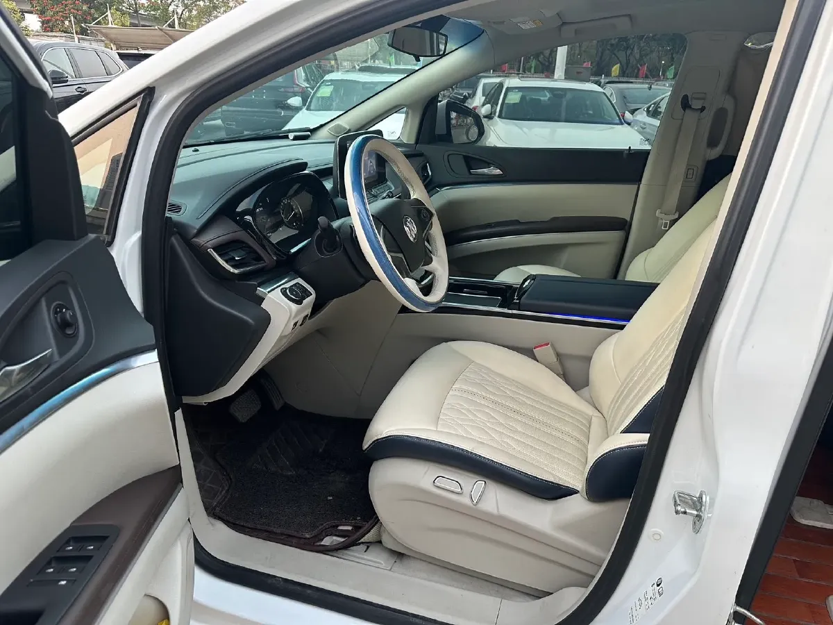 2021 Buick GL8 2.0T 237HP L4 9AT,autocango,china used car exporter,china ev exporter,chinese used car exporter,chinese used ev exporter
