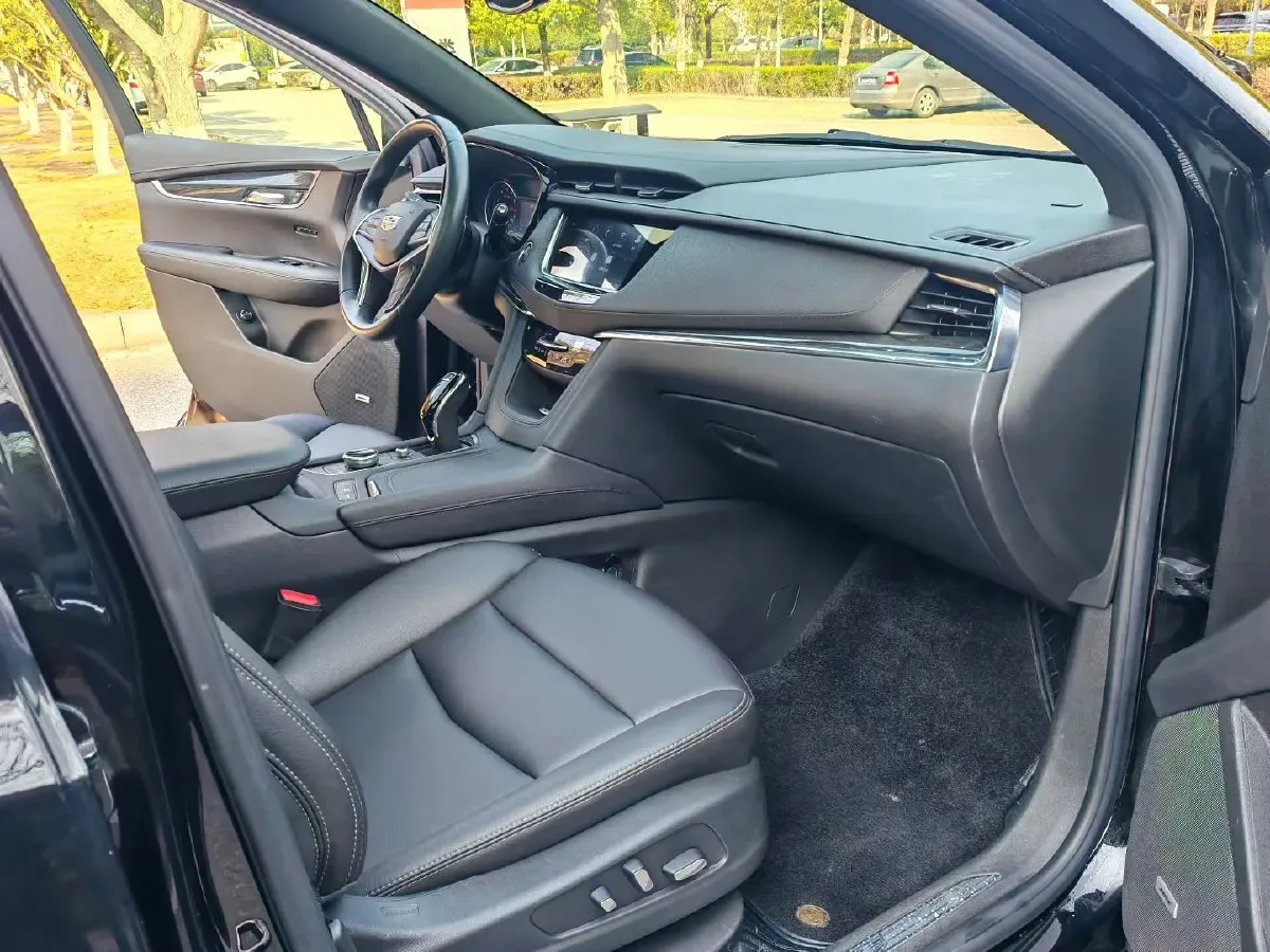 2022 Cadillac XT5 2.0T 237HP L4 9AT,autocango,china used car exporter,china ev exporter,chinese used car exporter,chinese used ev exporter