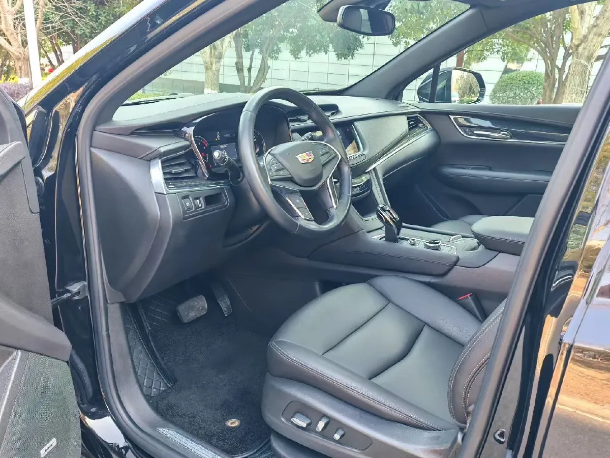 2022 Cadillac XT5 2.0T 237HP L4 9AT,autocango,china used car exporter,china ev exporter,chinese used car exporter,chinese used ev exporter