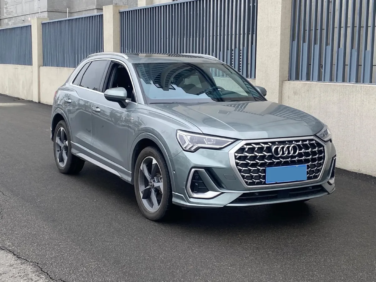 2023 Audi Q3 1.5T 160HP L4 7DCT,autocango,china used car exporter,china ev exporter,chinese used car exporter,chinese used ev exporter