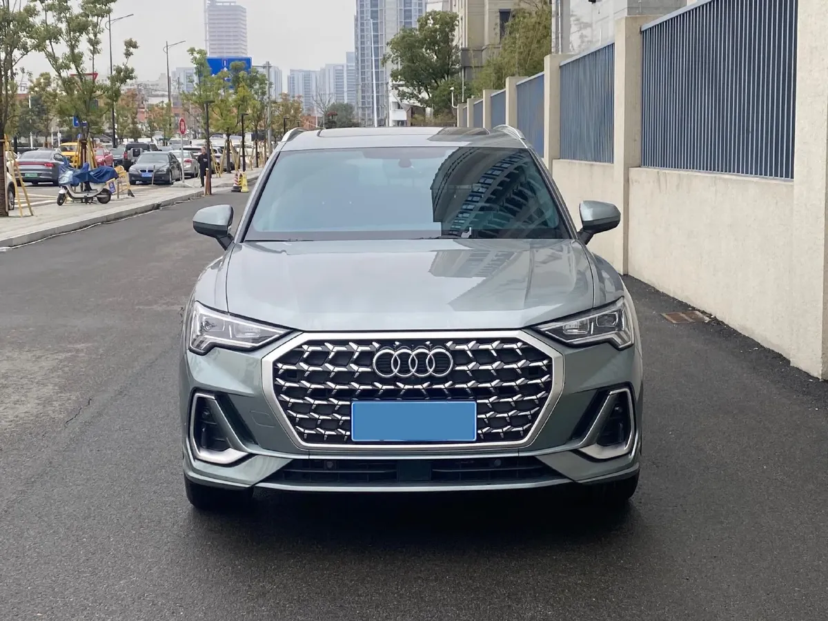 2023 Audi Q3 1.5T 160HP L4 7DCT,autocango,china used car exporter,china ev exporter,chinese used car exporter,chinese used ev exporter