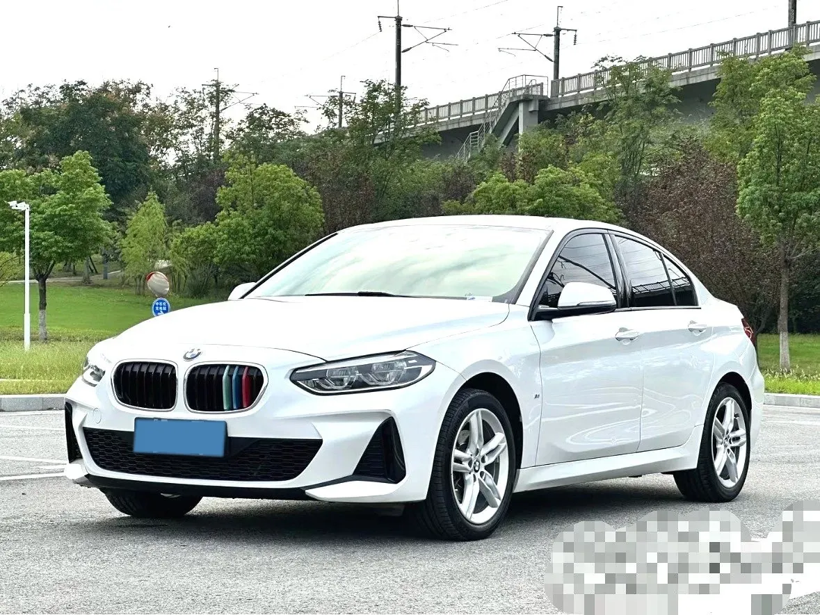 2022 BMW 1 Series 1.5T 140HP L3 7DCT,autocango,china used car exporter,china ev exporter,chinese used car exporter,chinese used ev exporter