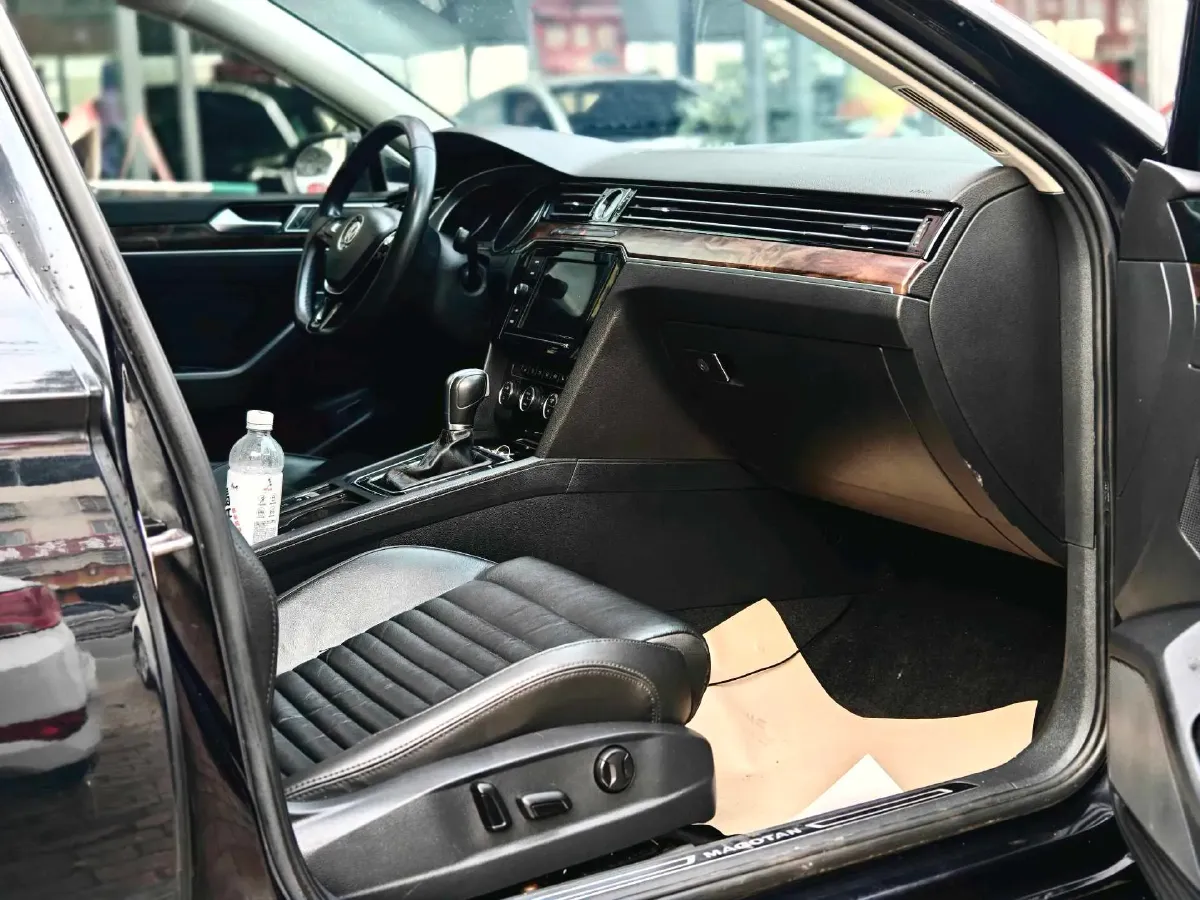2019 Volkswagen Magotan 2.0T 186HP L4 7DCT,autocango,china used car exporter,china ev exporter,chinese used car exporter,chinese used ev exporter