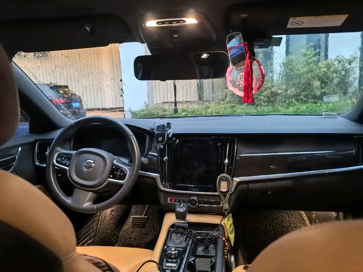 2018 Volvo S90 2.0T 190HP L4 8AT,autocango,china used car exporter,china ev exporter,chinese used car exporter,chinese used ev exporter
