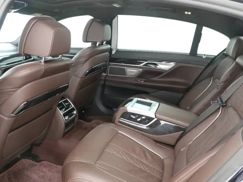 2019 BMW 7 Series 2.0T 265HP L4 8AT,autocango,china used car exporter,china ev exporter,chinese used car exporter,chinese used ev exporter