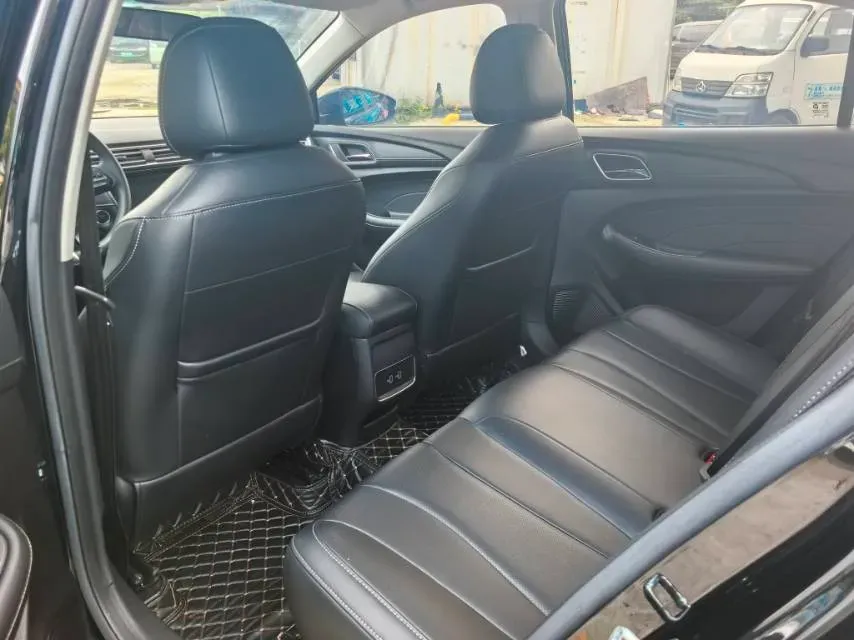2019 Roewe i5 1.5L 120HP L4 5MT,autocango,china used car exporter,china ev exporter,chinese used car exporter,chinese used ev exporter