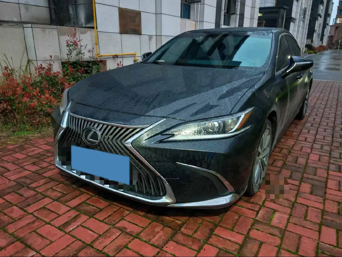 2020 Lexus ES 2.0L 173HP L4 CVT,autocango,china used car exporter,china ev exporter,chinese used car exporter,chinese used ev exporter