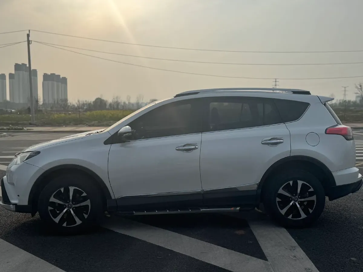 2019 Toyota RAV4 2.0L 151HP L4 CVT,autocango,china used car exporter,china ev exporter,chinese used car exporter,chinese used ev exporter
