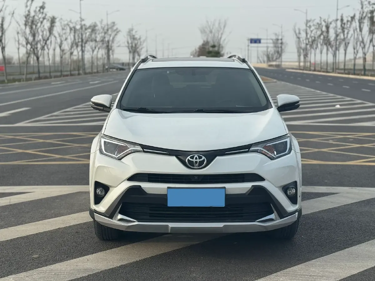 2019 Toyota RAV4 2.0L 151HP L4 CVT,autocango,china used car exporter,china ev exporter,chinese used car exporter,chinese used ev exporter