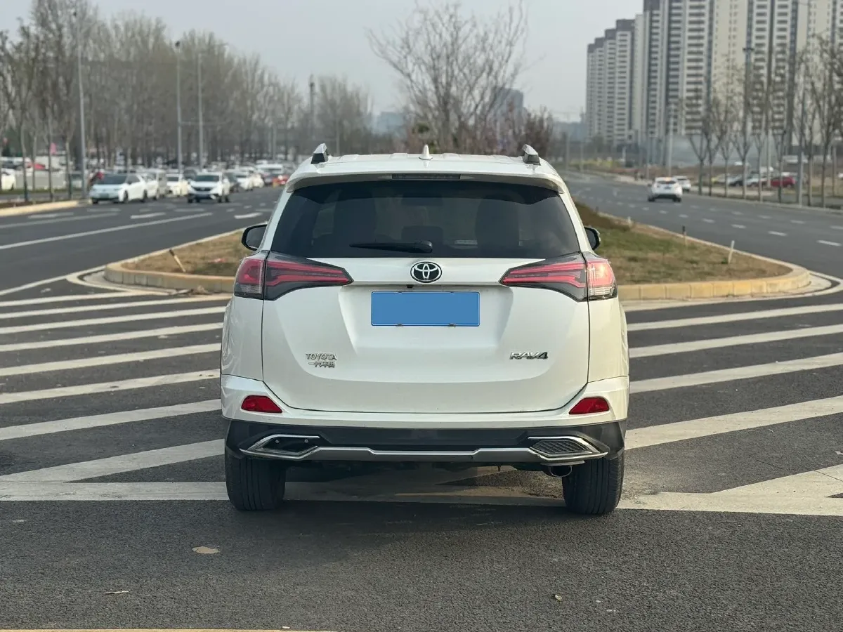 2019 Toyota RAV4 2.0L 151HP L4 CVT,autocango,china used car exporter,china ev exporter,chinese used car exporter,chinese used ev exporter