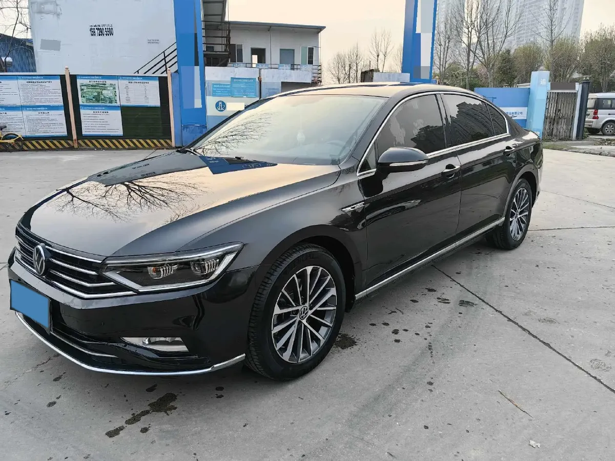 2020 Volkswagen Magotan 2.0T 186HP L4 7DCT,autocango,china used car exporter,china ev exporter,chinese used car exporter,chinese used ev exporter