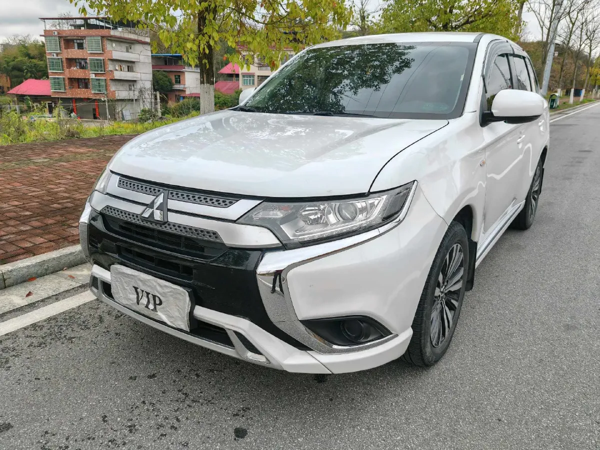 2021 Mitsubishi Outlander 2.0L 166HP L4 CVT,autocango,china used car exporter,china ev exporter,chinese used car exporter,chinese used ev exporter