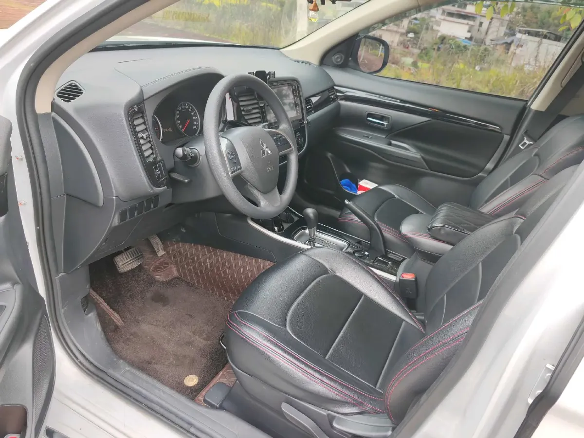 2021 Mitsubishi Outlander 2.0L 166HP L4 CVT,autocango,china used car exporter,china ev exporter,chinese used car exporter,chinese used ev exporter