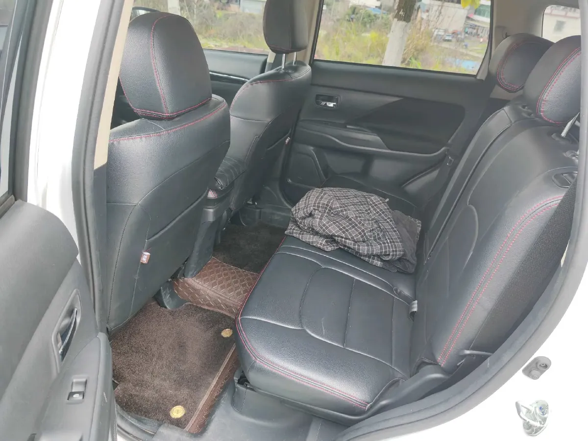 2021 Mitsubishi Outlander 2.0L 166HP L4 CVT,autocango,china used car exporter,china ev exporter,chinese used car exporter,chinese used ev exporter