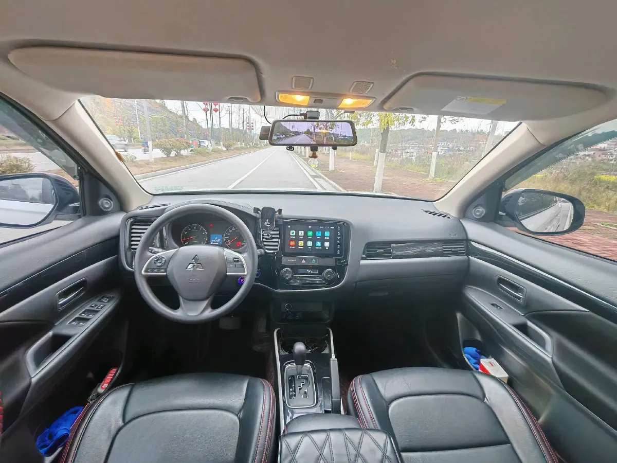 2021 Mitsubishi Outlander 2.0L 166HP L4 CVT,autocango,china used car exporter,china ev exporter,chinese used car exporter,chinese used ev exporter