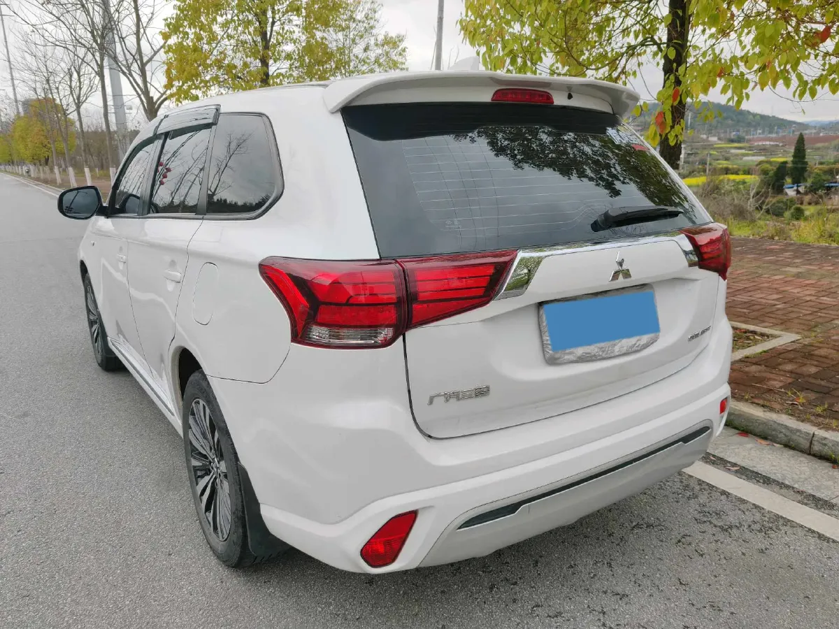 2021 Mitsubishi Outlander 2.0L 166HP L4 CVT,autocango,china used car exporter,china ev exporter,chinese used car exporter,chinese used ev exporter
