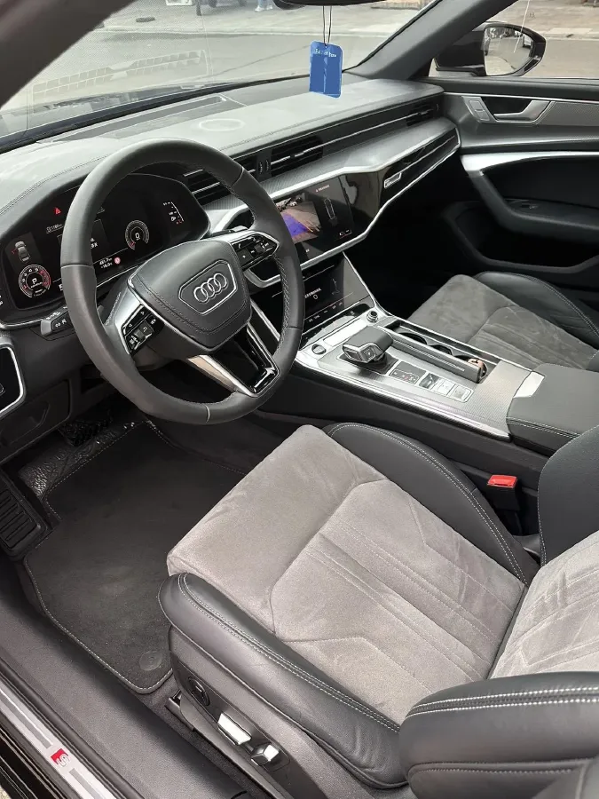 2024 Audi A6L 2.0T 190HP L4 7DCT,autocango,china used car exporter,china ev exporter,chinese used car exporter,chinese used ev exporter