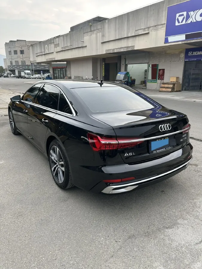 2024 Audi A6L 2.0T 190HP L4 7DCT,autocango,china used car exporter,china ev exporter,chinese used car exporter,chinese used ev exporter