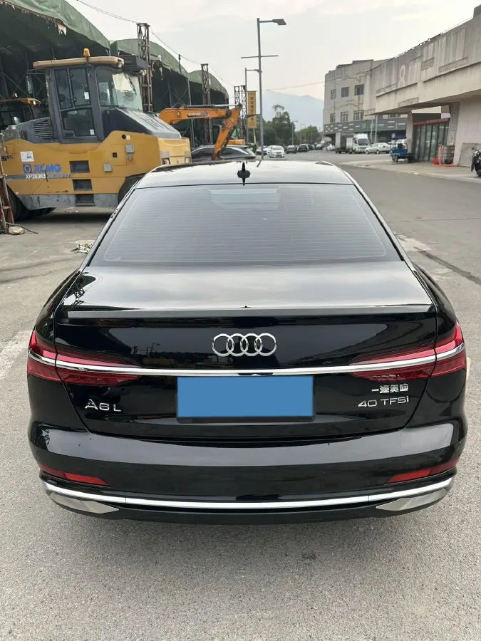 2024 Audi A6L 2.0T 190HP L4 7DCT,autocango,china used car exporter,china ev exporter,chinese used car exporter,chinese used ev exporter