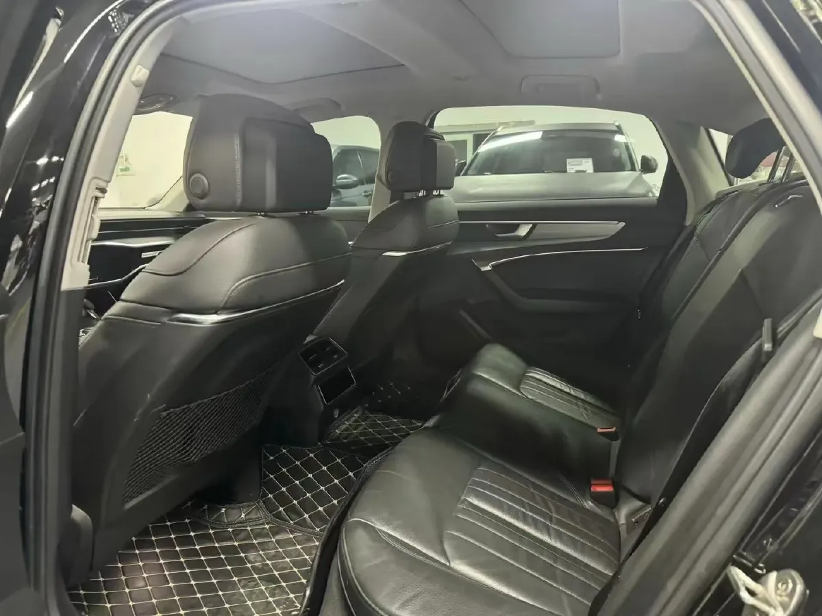 2021 Audi A6L 2.0T 224HP L4 7DCT,autocango,china used car exporter,china ev exporter,chinese used car exporter,chinese used ev exporter