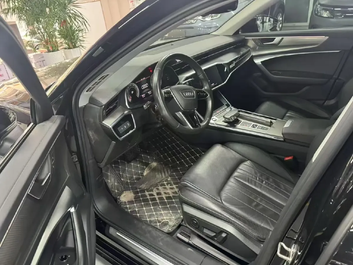 2021 Audi A6L 2.0T 224HP L4 7DCT,autocango,china used car exporter,china ev exporter,chinese used car exporter,chinese used ev exporter