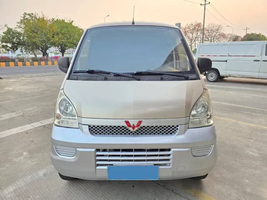 2019 WuLing RongGuang 1.5L 107HP L4 5MT,autocango,china used car exporter,china ev exporter,chinese used car exporter,chinese used ev exporter
