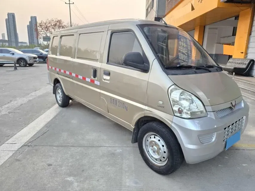 2019 WuLing RongGuang 1.5L 107HP L4 5MT,autocango,china used car exporter,china ev exporter,chinese used car exporter,chinese used ev exporter