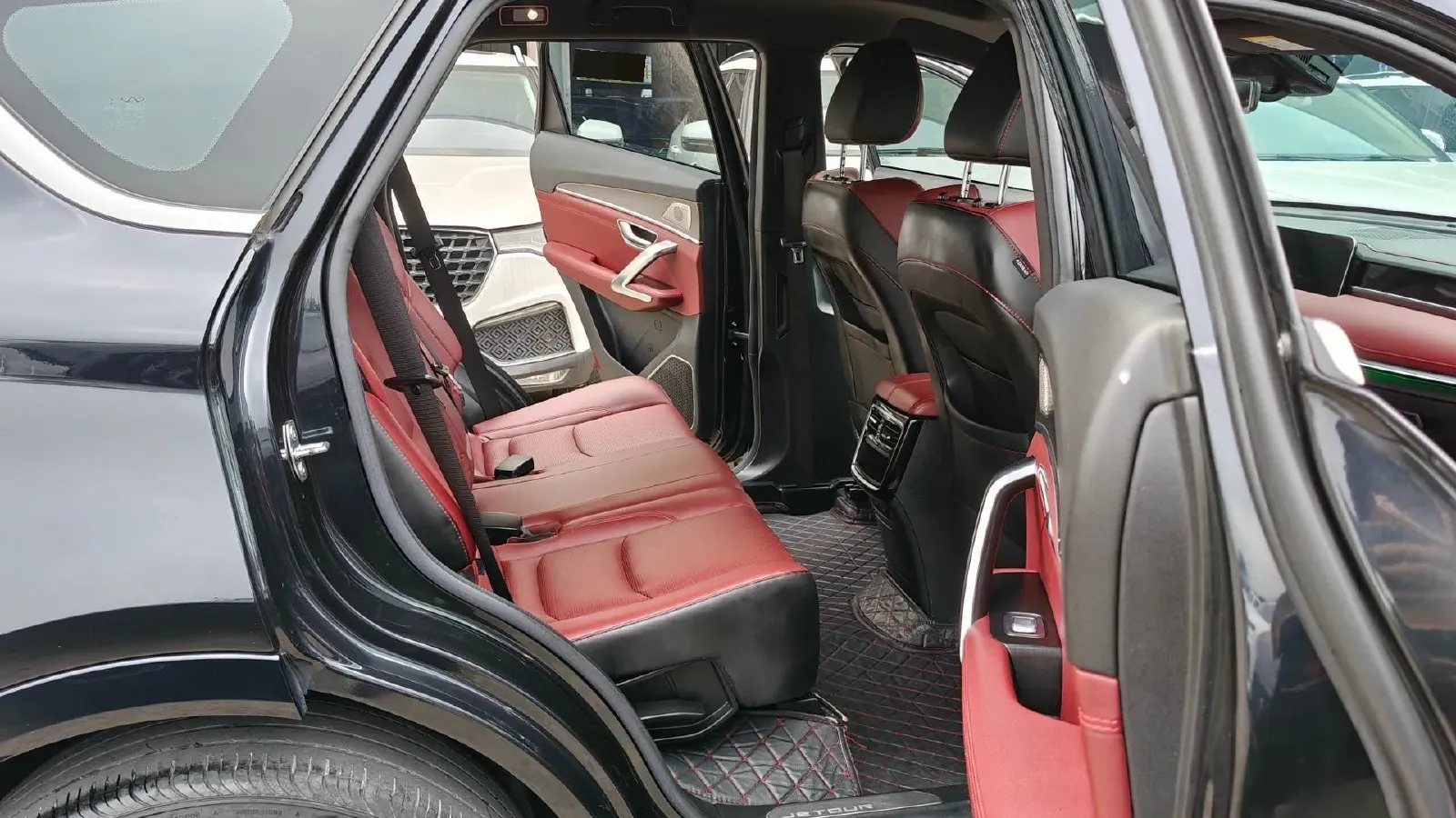 2021 Jetour X70 Plus 1.6T 197HP L4 7DCT,autocango,china used car exporter,china ev exporter,chinese used car exporter,chinese used ev exporter