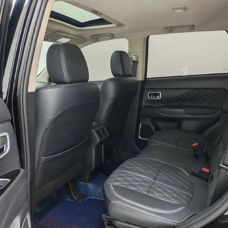 2021 Mitsubishi Outlander 2.0L 166HP L4 CVT,autocango,china used car exporter,china ev exporter,chinese used car exporter,chinese used ev exporter