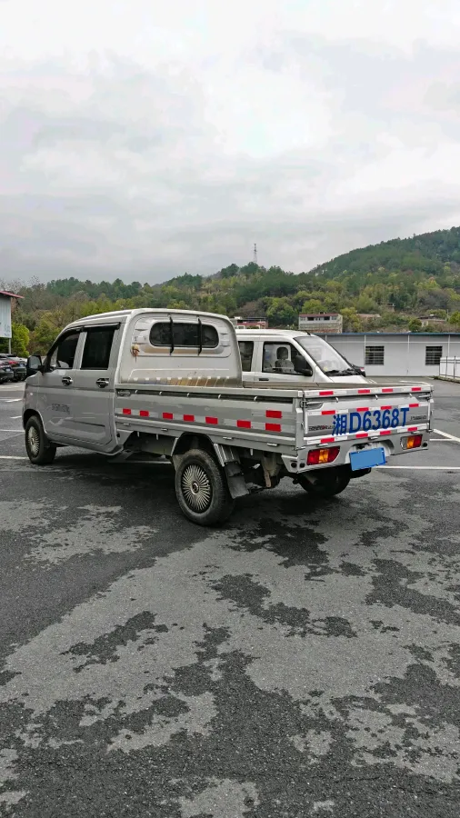 2023 WuLing RongGuang New Truck 2.0L 136HP L4 5MT,autocango,china used car exporter,china ev exporter,chinese used car exporter,chinese used ev exporter