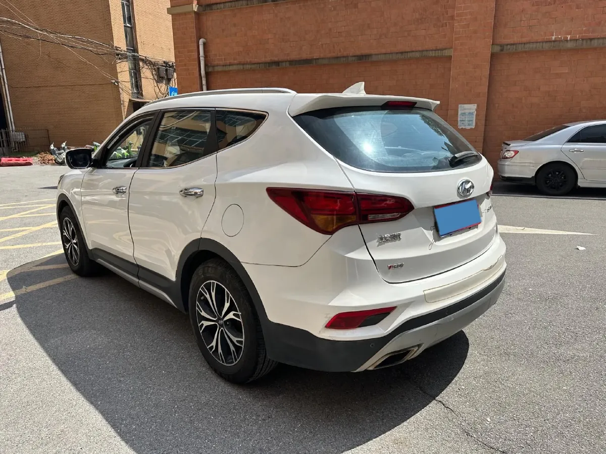 2017 Hyundai Santafe 2.0T 245HP L4 6AT,autocango,china used car exporter,china ev exporter,chinese used car exporter,chinese used ev exporter
