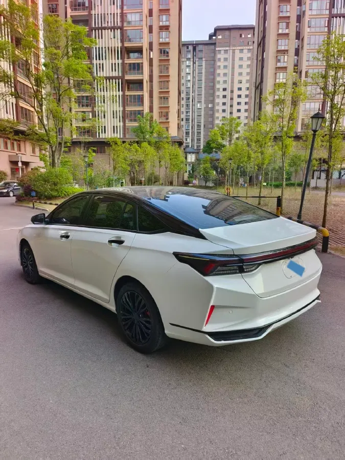 2021 DongFeng Aeolus YiXuan MAX 1.5T 190HP L4 7DCT,autocango,china used car exporter,china ev exporter,chinese used car exporter,chinese used ev exporter