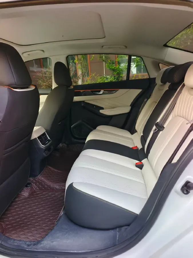 2021 DongFeng Aeolus YiXuan MAX 1.5T 190HP L4 7DCT,autocango,china used car exporter,china ev exporter,chinese used car exporter,chinese used ev exporter