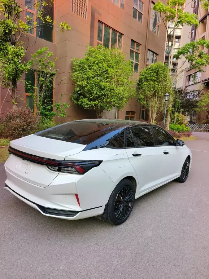 2021 DongFeng Aeolus YiXuan MAX 1.5T 190HP L4 7DCT,autocango,china used car exporter,china ev exporter,chinese used car exporter,chinese used ev exporter